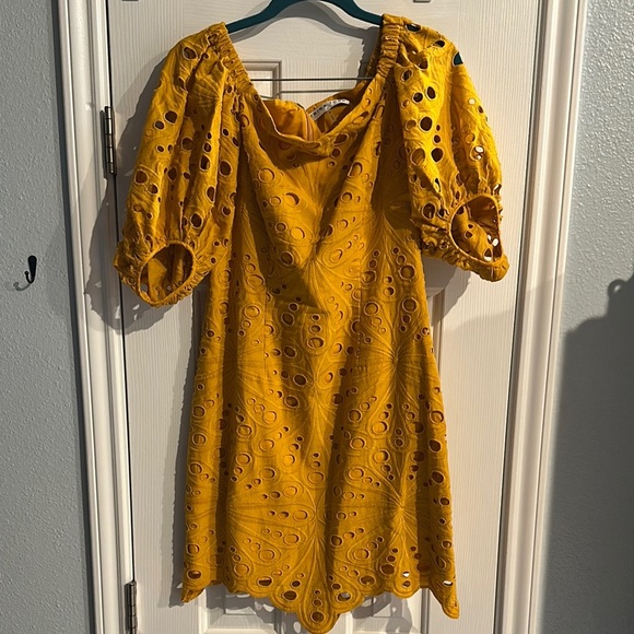 Trina Turk Sweet Off Shoulder Eyelet Dress Yellow Women’s 4 Resortwear Sun Dress - Picture 2 of 8